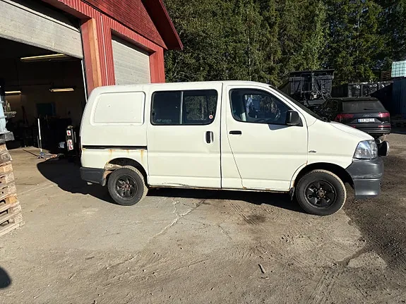 Toyota Hiace 2007 photo 2