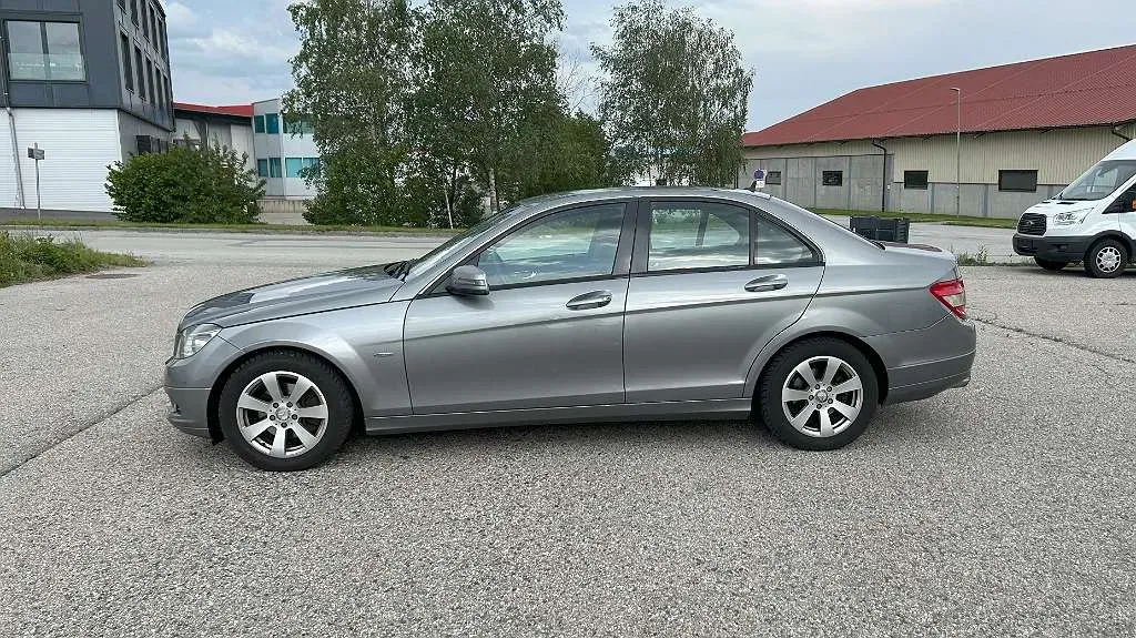 Mercedes-Benz C-Class 2010 photo 3