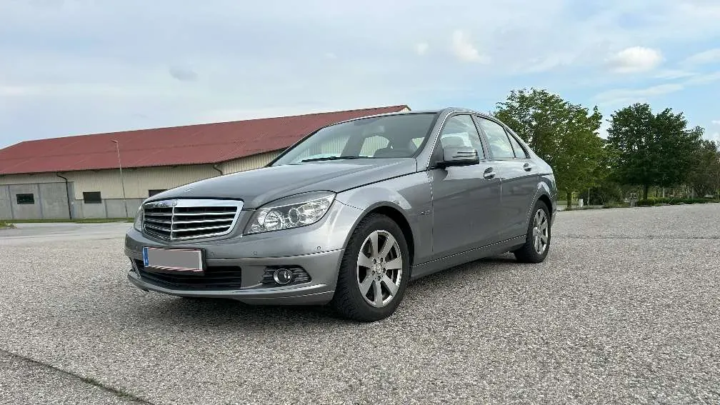 Mercedes-Benz C-Class 2010 photo 2
