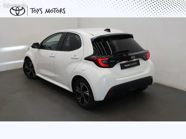Toyota Yaris 2025 photo 4