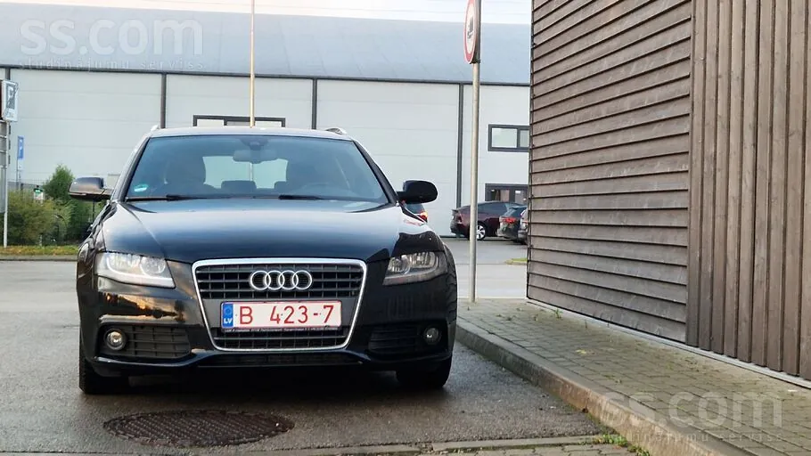 Audi A4 2011 photo 4