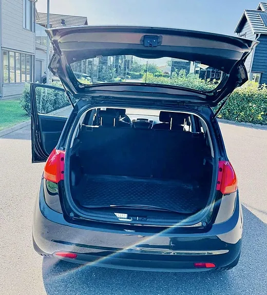 Kia Venga 2012 photo 2