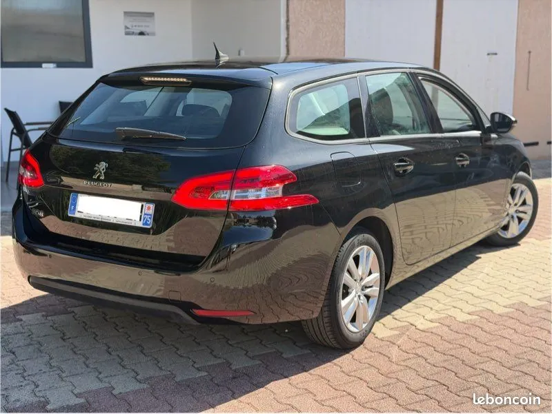 Peugeot 308 2017 photo 2