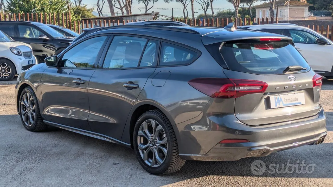 Ford Focus 2023 photo 3