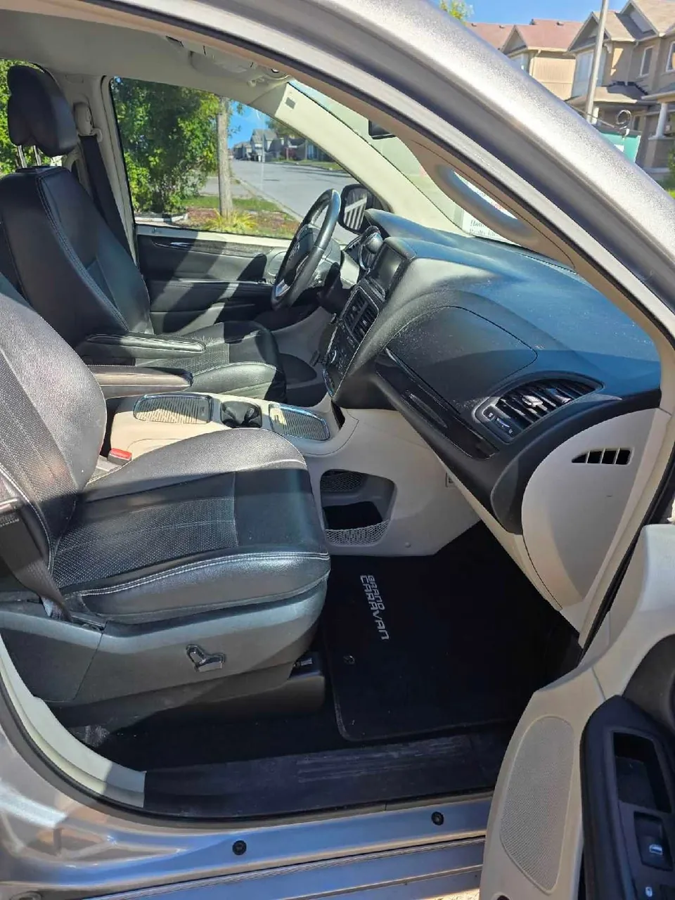 Dodge Caravan 2015 photo 4