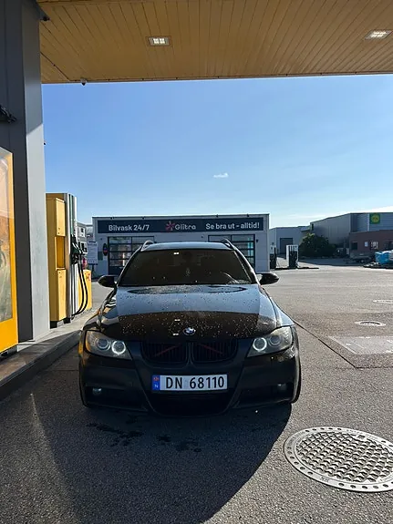 BMW 318D 2007 photo 2