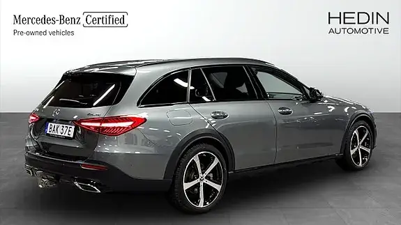 Mercedes-Benz C 220 2025 photo 2