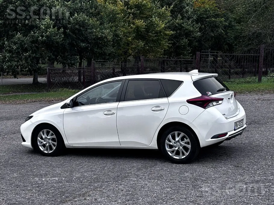 Toyota Auris 2016 photo 3