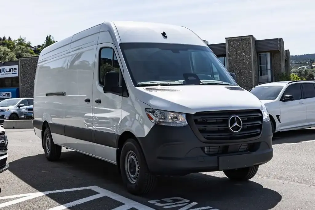 Mercedes-Benz Sprinter 2026 photo 3