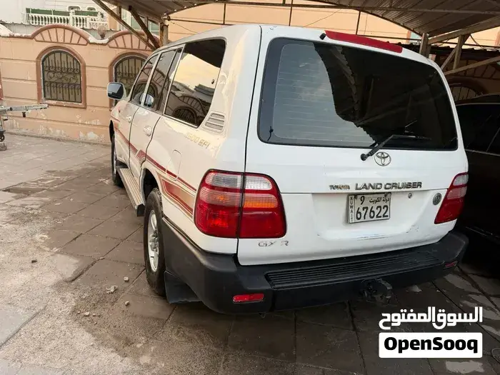 Toyota Land Cruiser 2000 photo 4