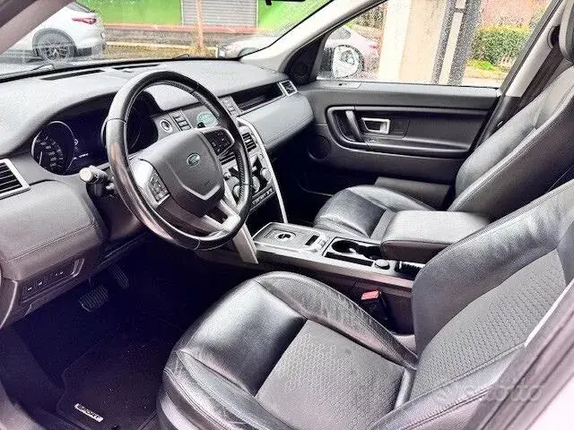 Land Rover Discovery Sport 2016 photo 5