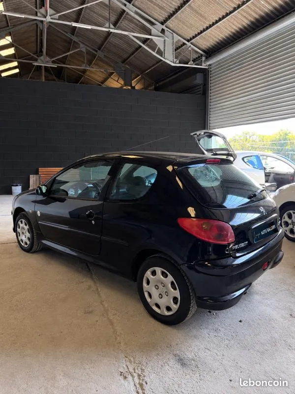 Peugeot 206 2009 photo 2