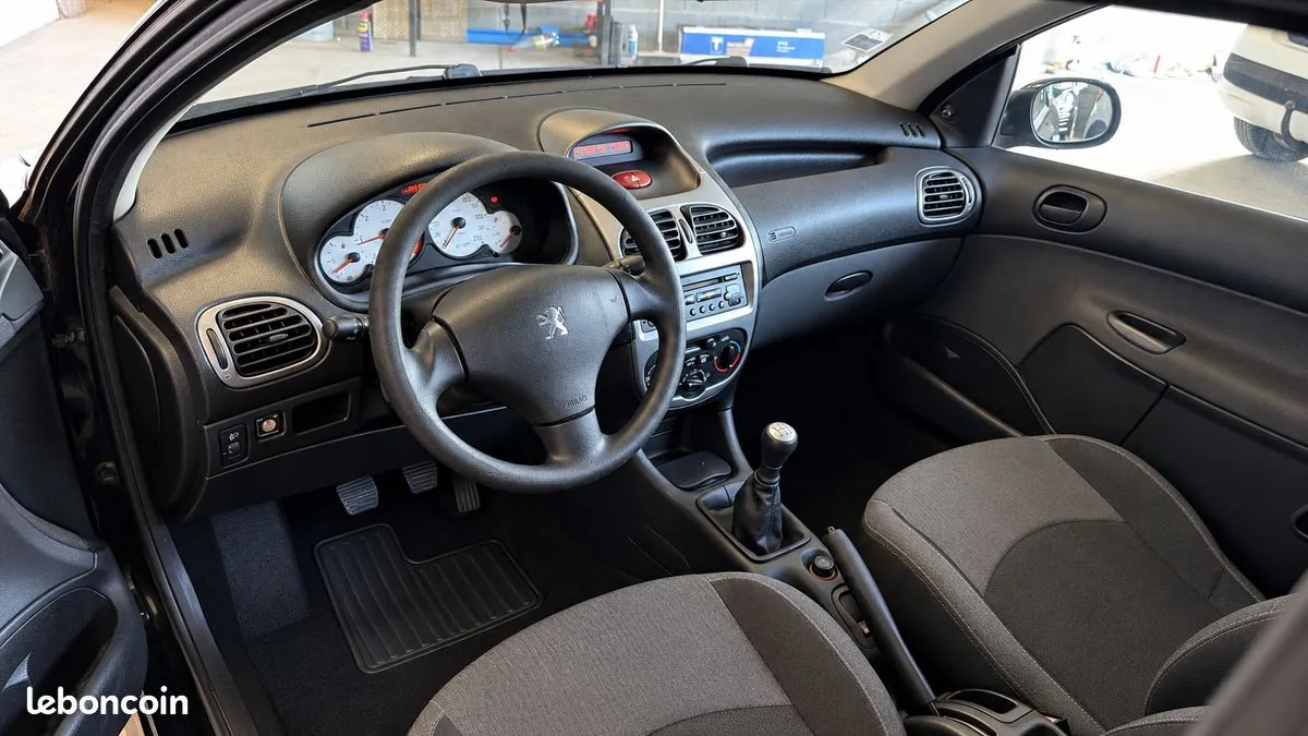 Peugeot 206 2009 photo 3