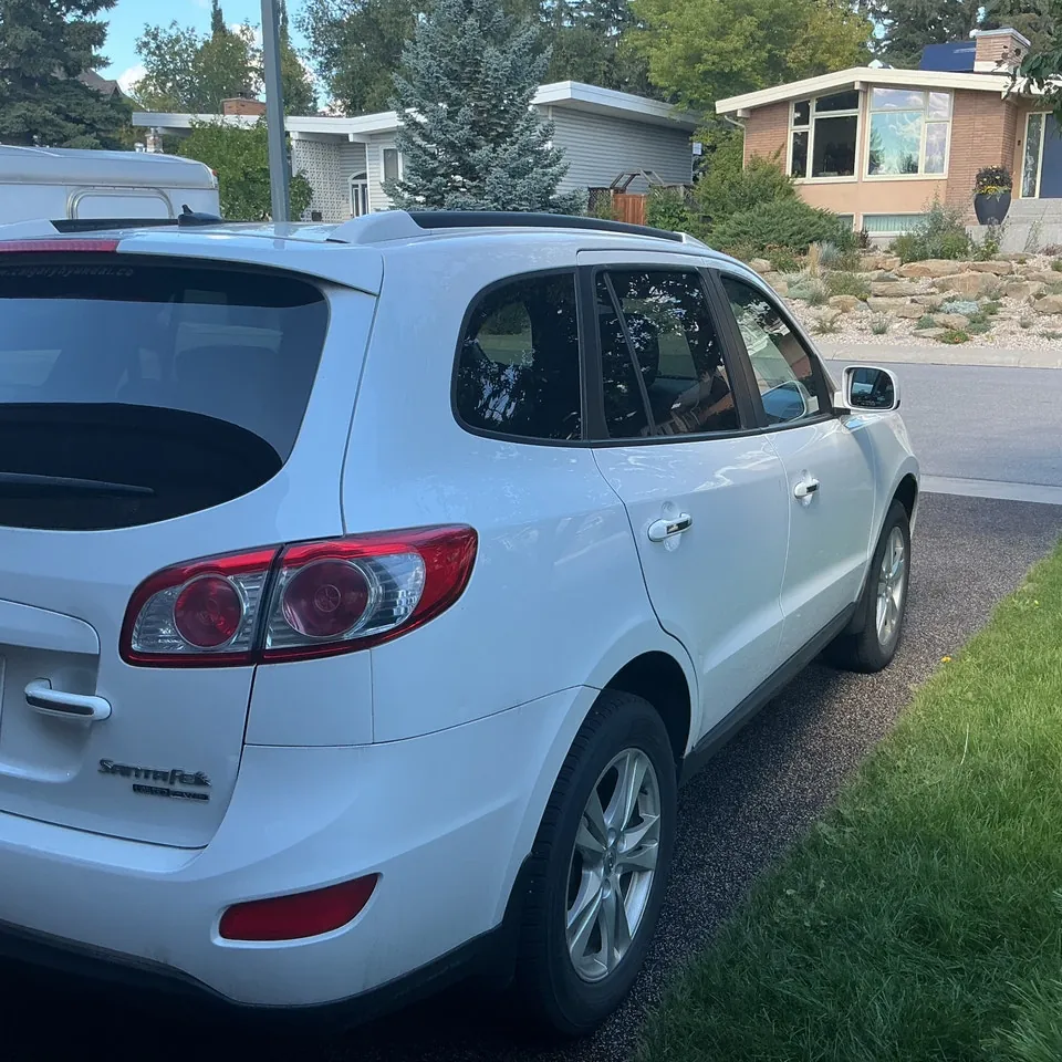 Hyundai Santa Fe 2011 photo 2