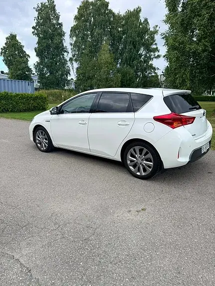 Toyota Auris 2013 photo 4