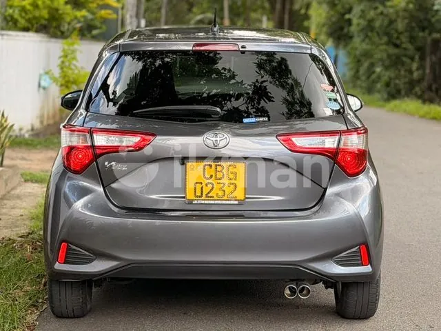 Toyota Vitz 2017 photo 3
