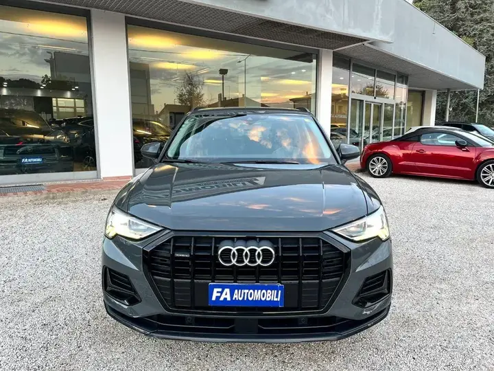 Audi Q3 2019 photo 3