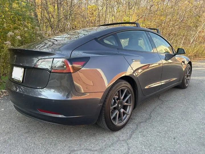 Tesla 3 2021 photo 4