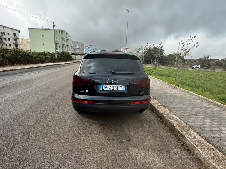 Audi Q7 2008 photo 4