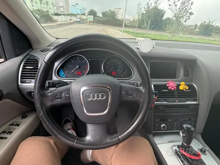 Audi Q7 2008 photo 5
