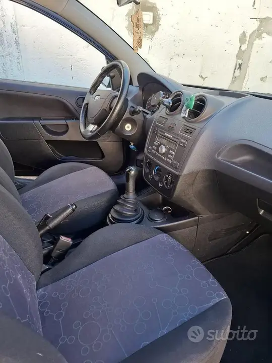 Ford Fiesta 2008 photo 2