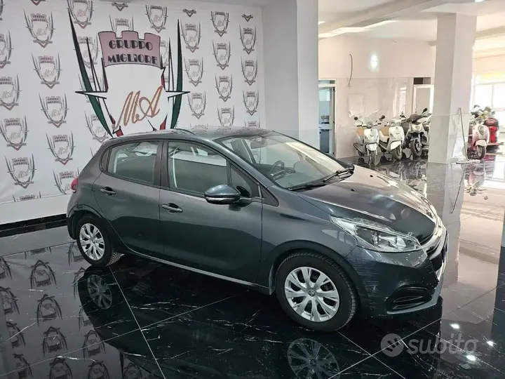 Peugeot 208 2016 photo 2