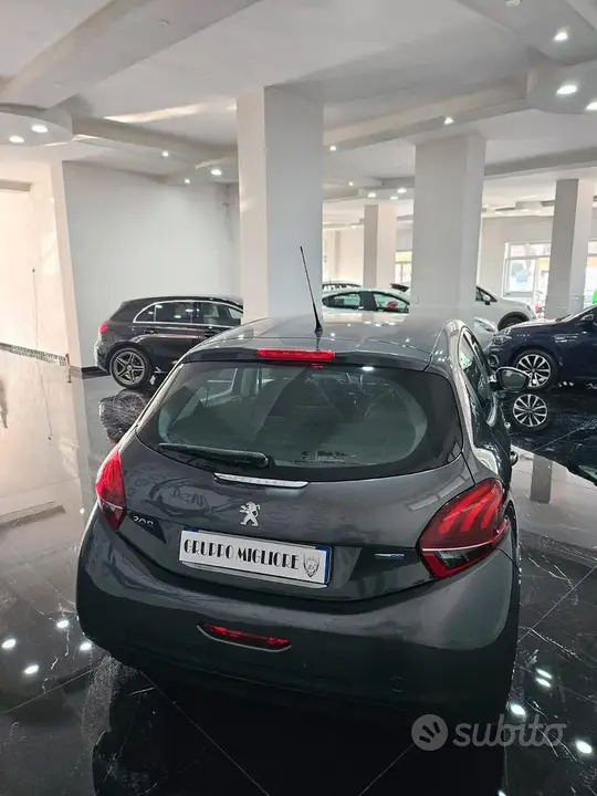 Peugeot 208 2016 photo 3