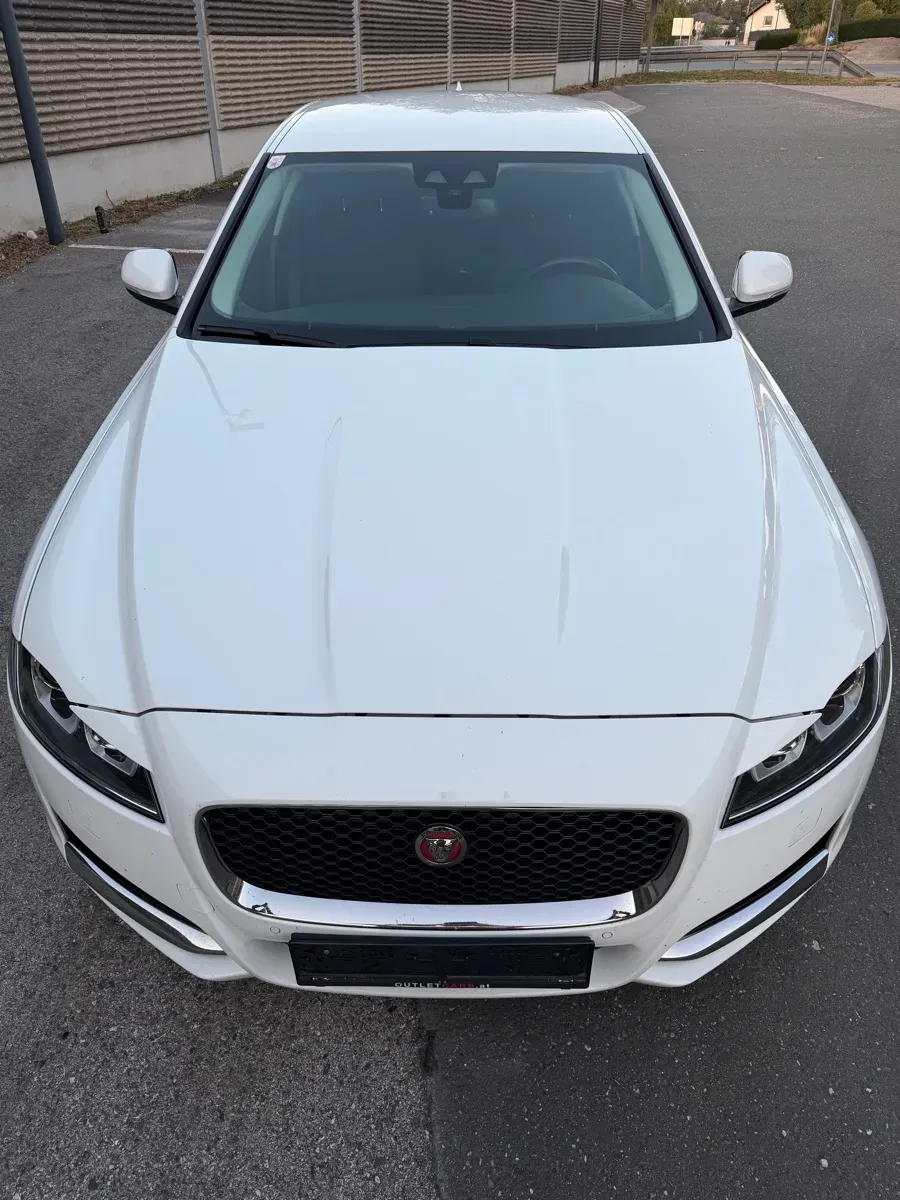 Jaguar Xf 2017 photo 3