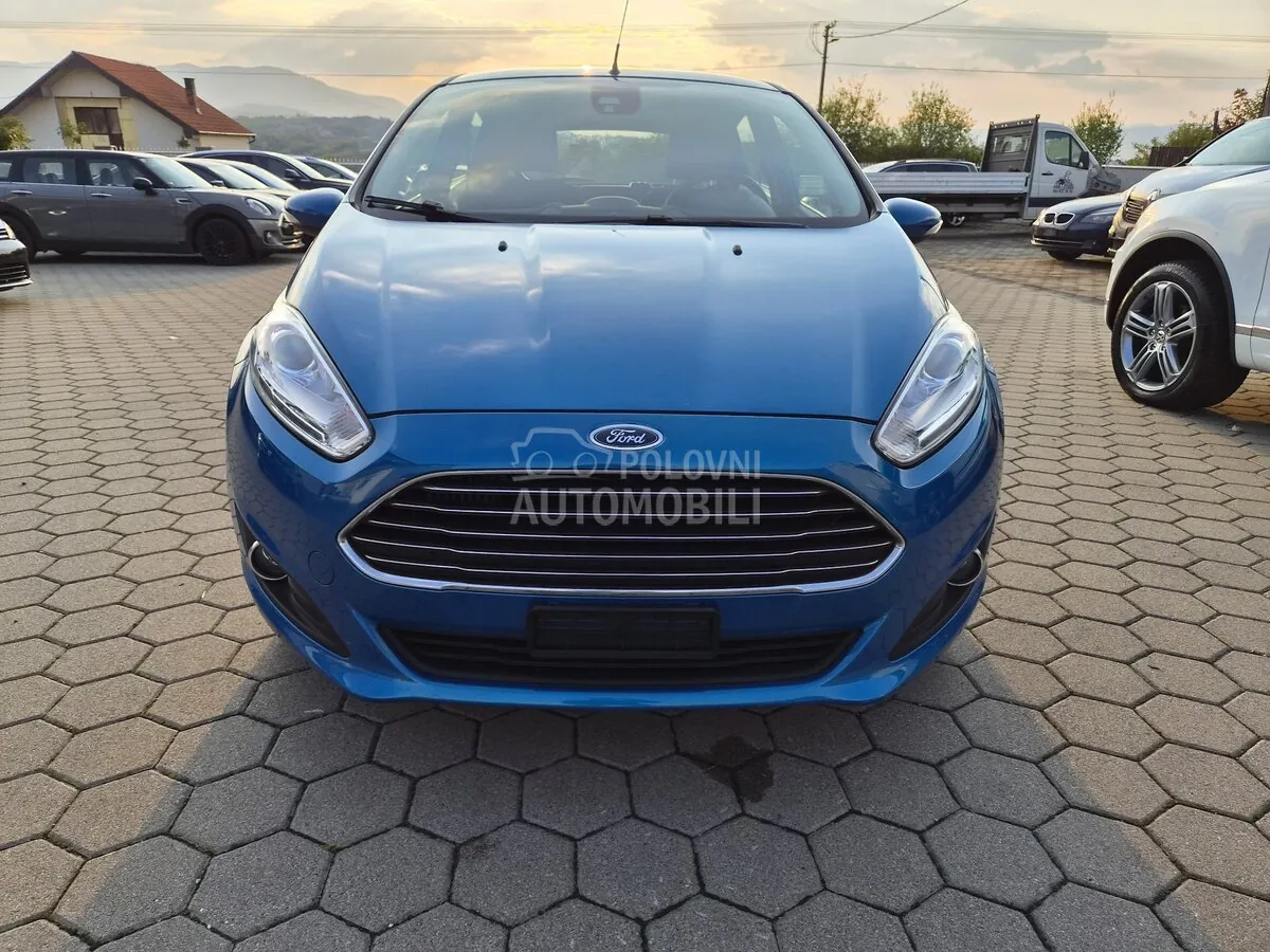 Ford Fiesta 2013 photo 2
