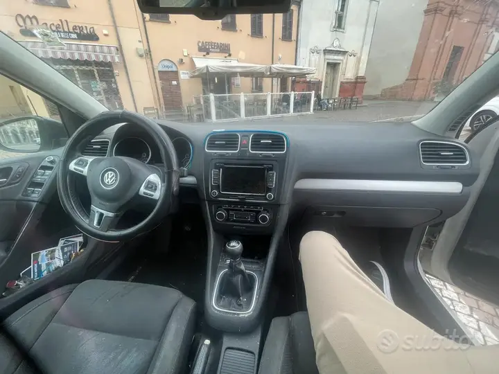 Volkswagen Golf 2010 photo 4