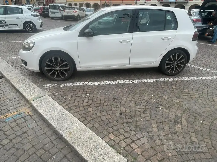 Volkswagen Golf 2010 photo 3