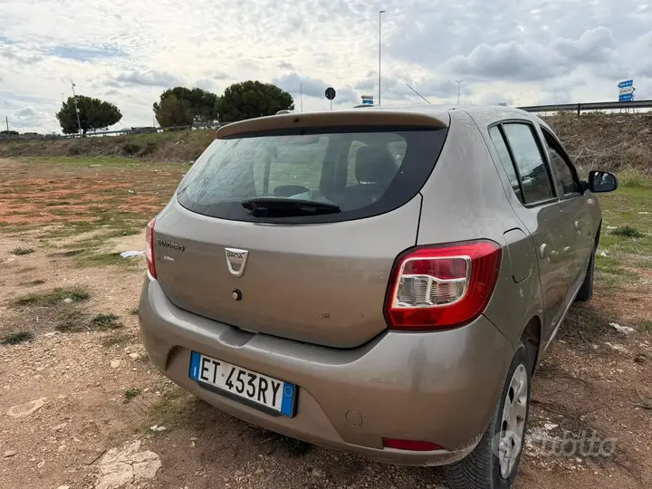 Dacia Sandero 2014 photo 3
