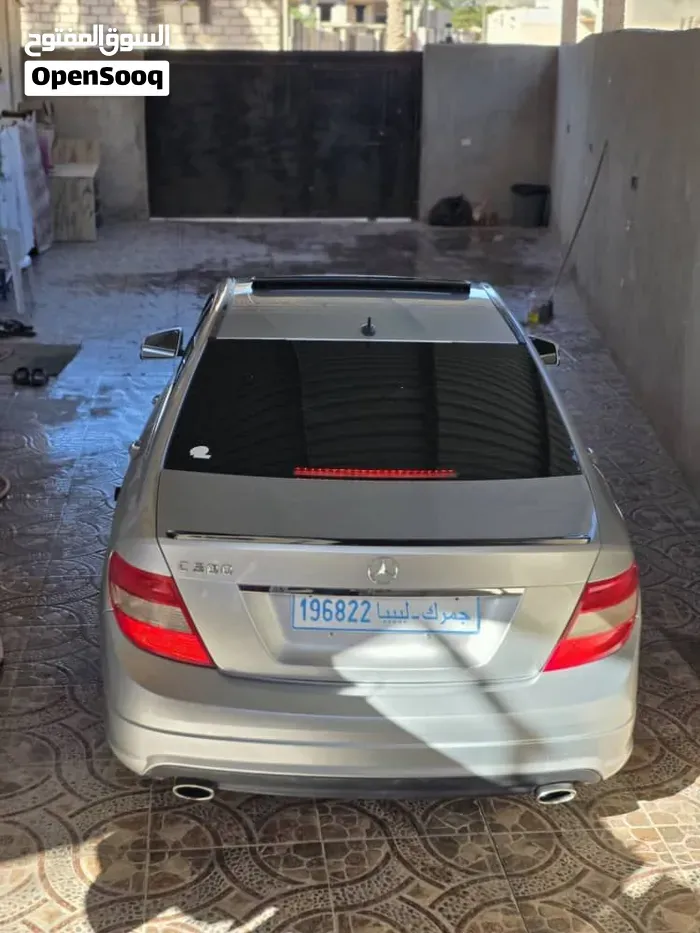 Mercedes-Benz C-Class 2010 photo 2