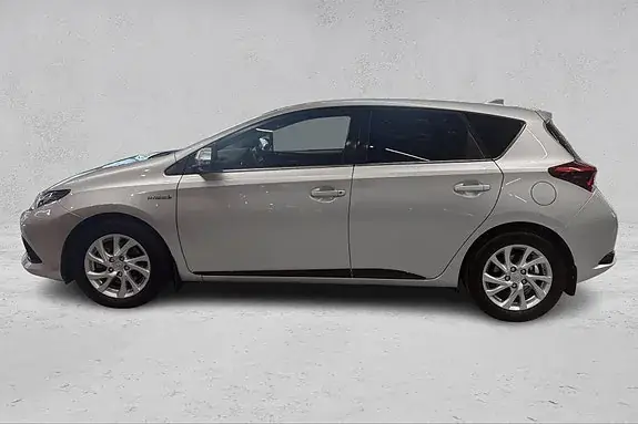 Toyota Auris 2019 photo 2