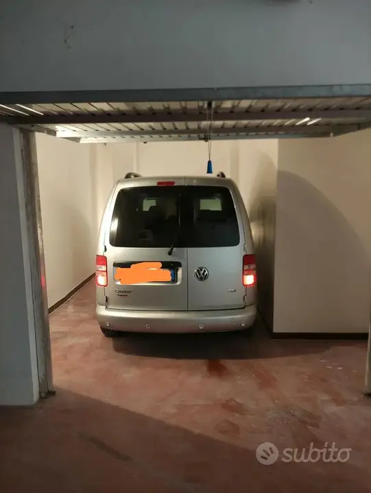 Volkswagen Caddy 2011 photo 2