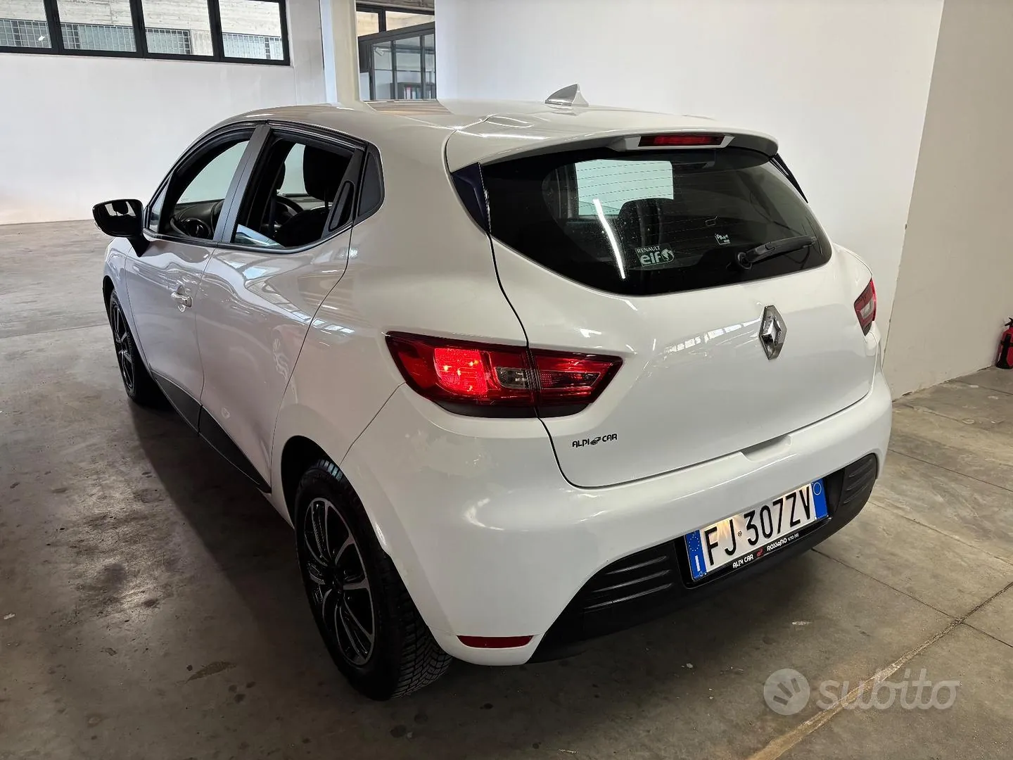 Renault Clio 2017 photo 2