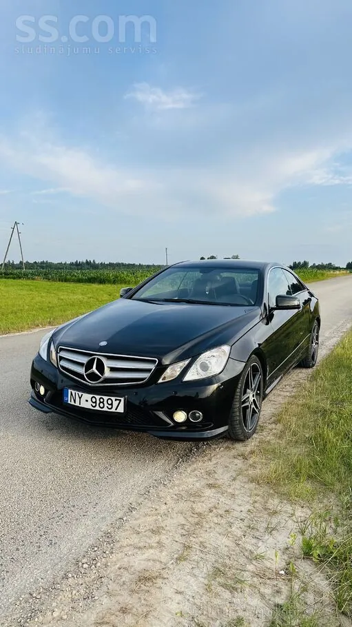 Mercedes-Benz E200
