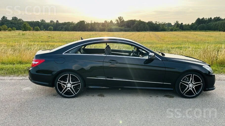 Mercedes-Benz E200 2012 photo 3