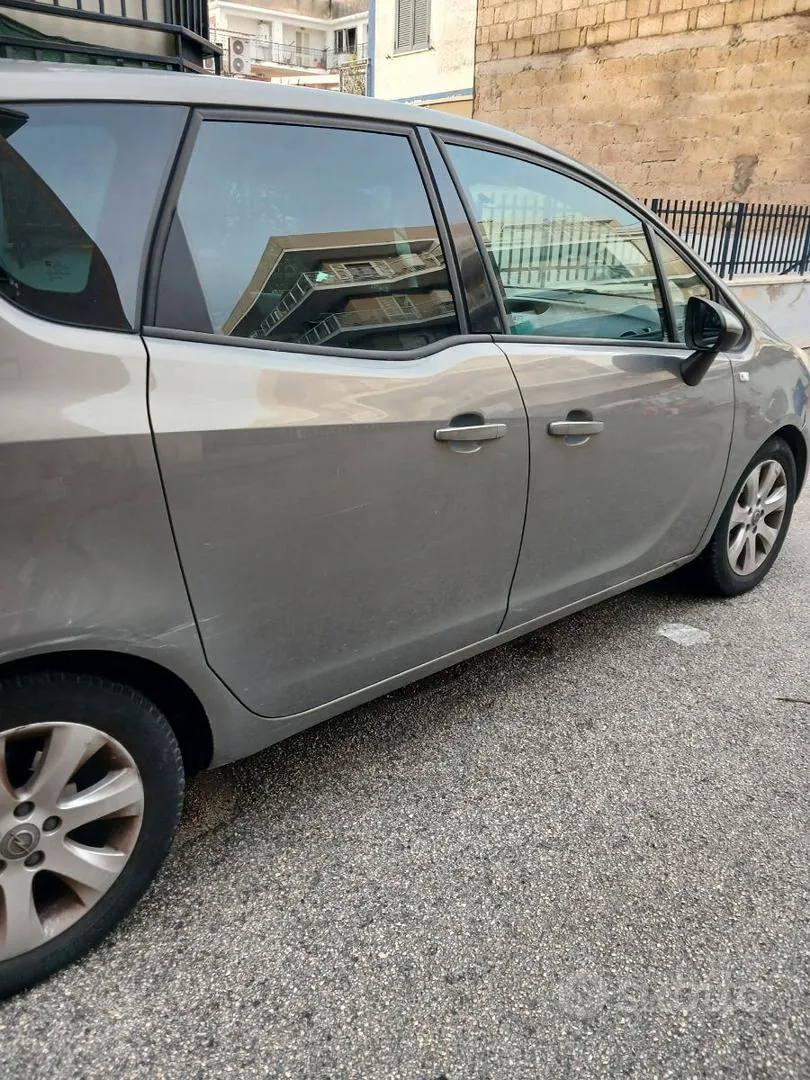 Opel Meriva 2011 photo 2