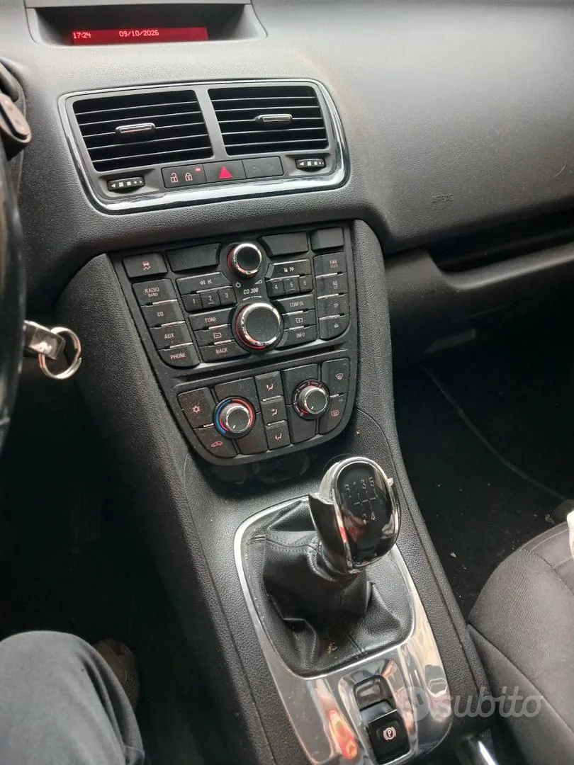 Opel Meriva 2011 photo 3