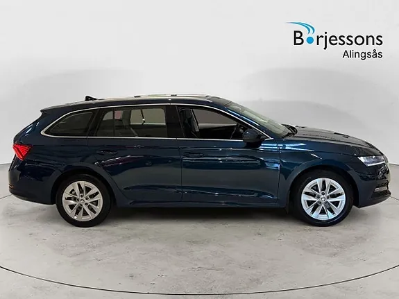Skoda Octavia 2021 photo 2