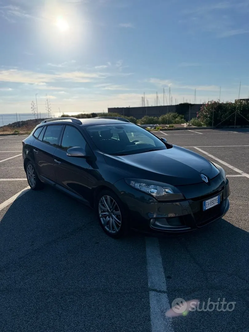 Renault Megane 2012 photo 2