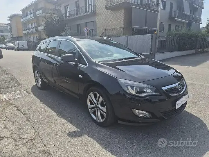 Opel Astra 2011 photo 3
