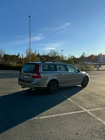 Volvo V70 2010 photo 5