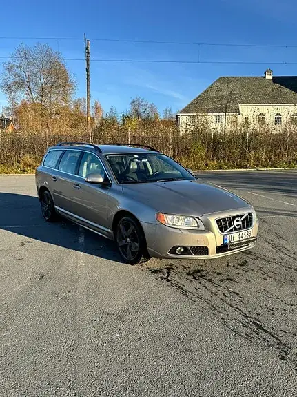 Volvo V70 2010 photo 3
