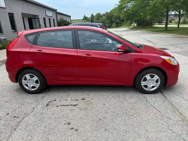 Hyundai Accent 2015 photo 4