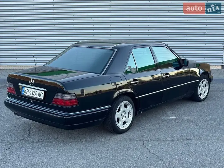 Mercedes-Benz E-Class 1994 photo 2