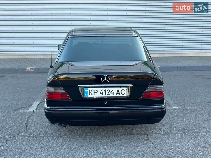 Mercedes-Benz E-Class 1994 photo 4