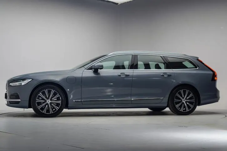Volvo V90 2022 photo 2