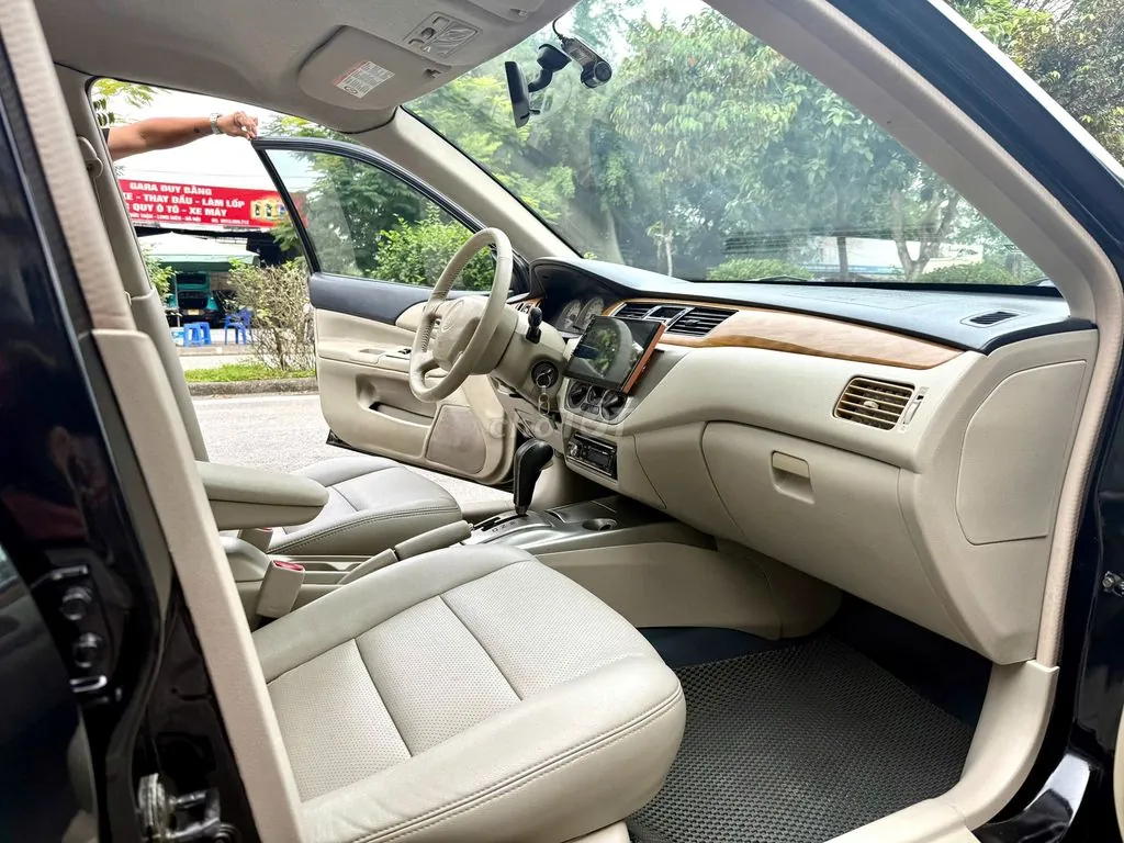 Mitsubishi Lancer 2005 photo 2